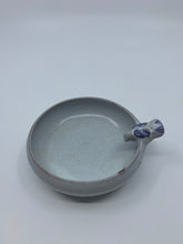 Load image into Gallery viewer, POTTERY SERVING BOWL
